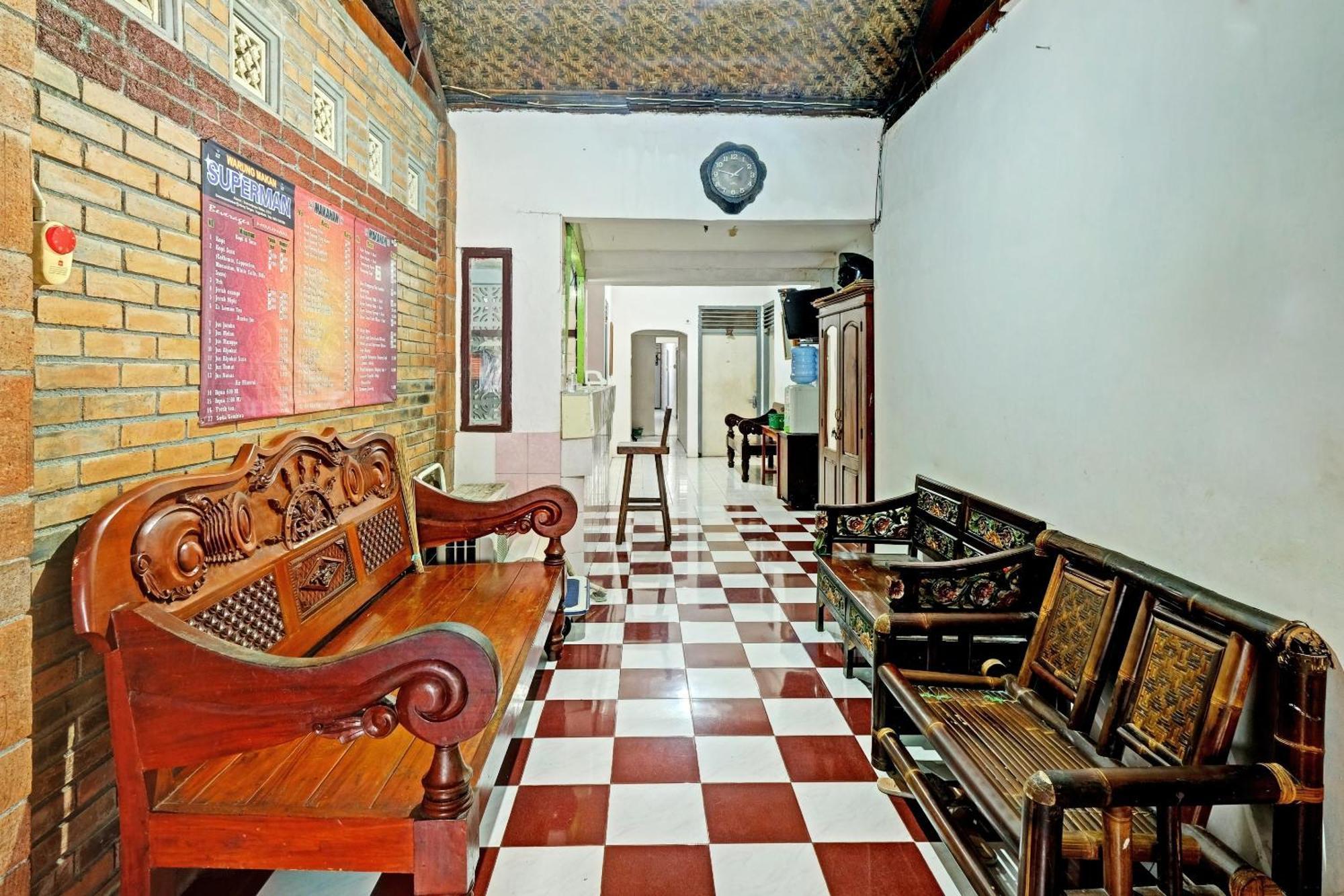 Spot On 91915 Homestay Superman Yogyakarta Exterior foto